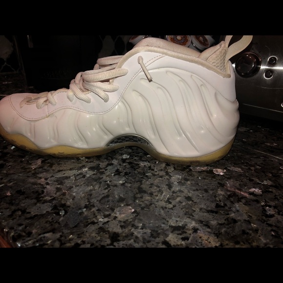 PRELOVED MENS AIR FOAMPOSITE ONE "WHITE-OUT" - Picture 4 of 8